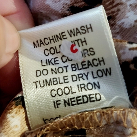 Live 4 Truth Animal Print & Floral Button Up Collared Shirt Women's Plus 3X EUC - Picture 9 of 9